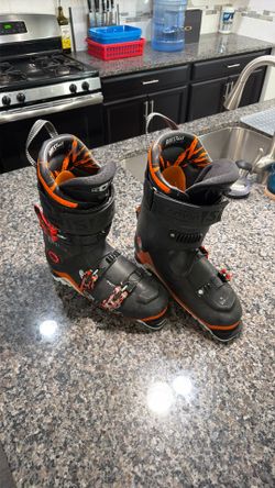 Solomon ski boots (12)