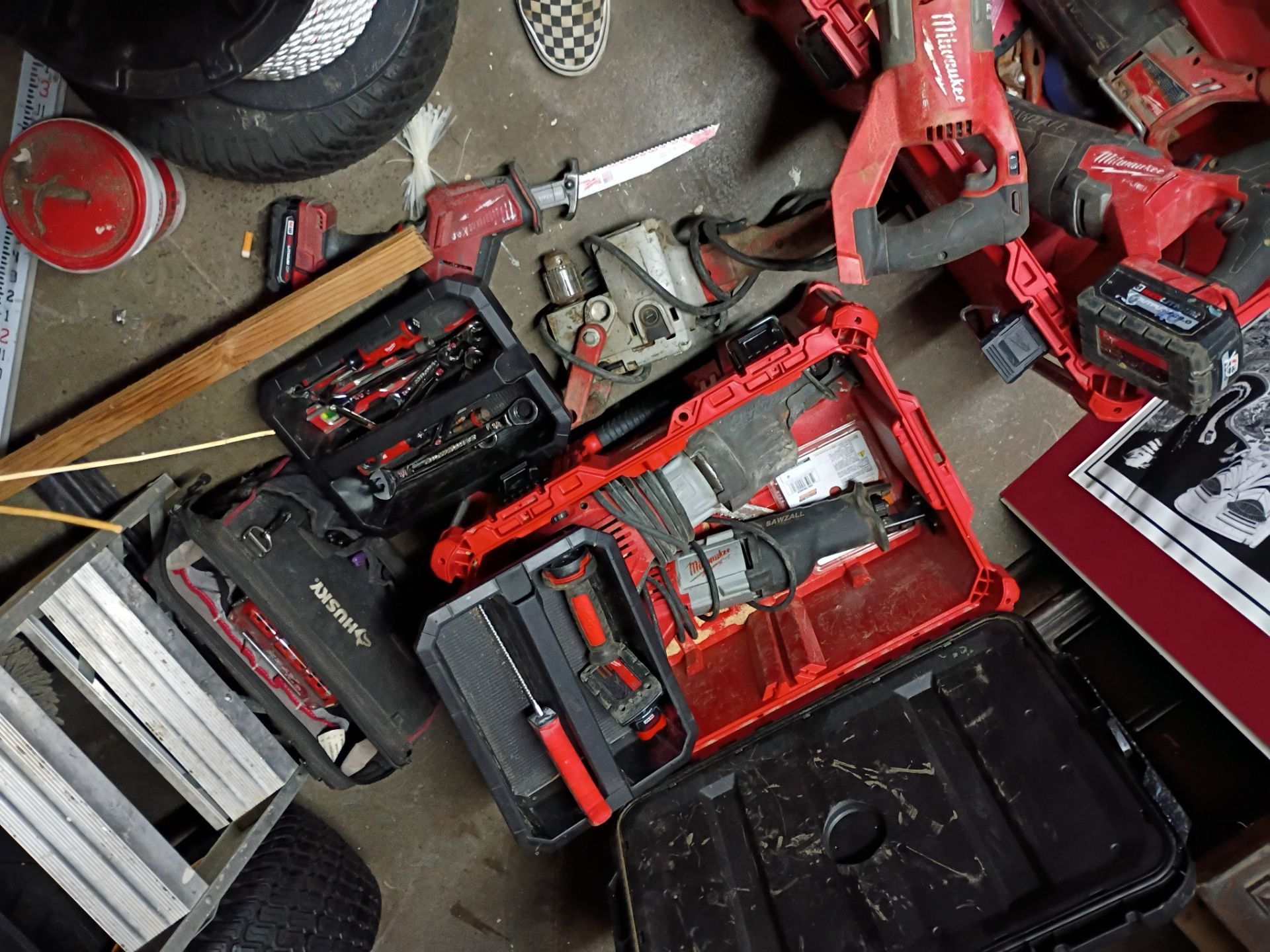 Milwaukee supersawsal and heavy duty Milwaukee impact tool