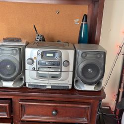 Phillips Magnavox, Cd Player, Cassette Player And Radio