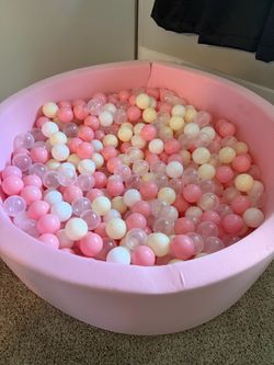 Memory sponge ball pit for toddlers
