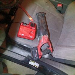 Milwaukee M18 Sawsaw W/Charger