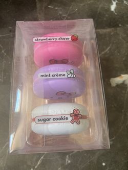3 Piece Hello Kitty Macaron Set