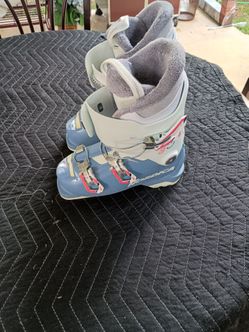 Nordica Speedmachine 3 Ski Boots Girls Kids Size 22.5