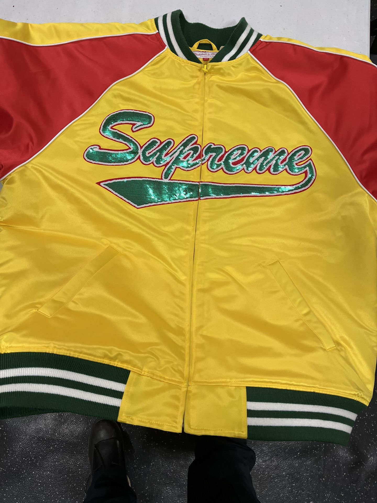 Supreme Jacket Size L 