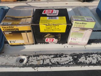 11 lbs Assorted Construction Nails & Fence Staples (Bundle)