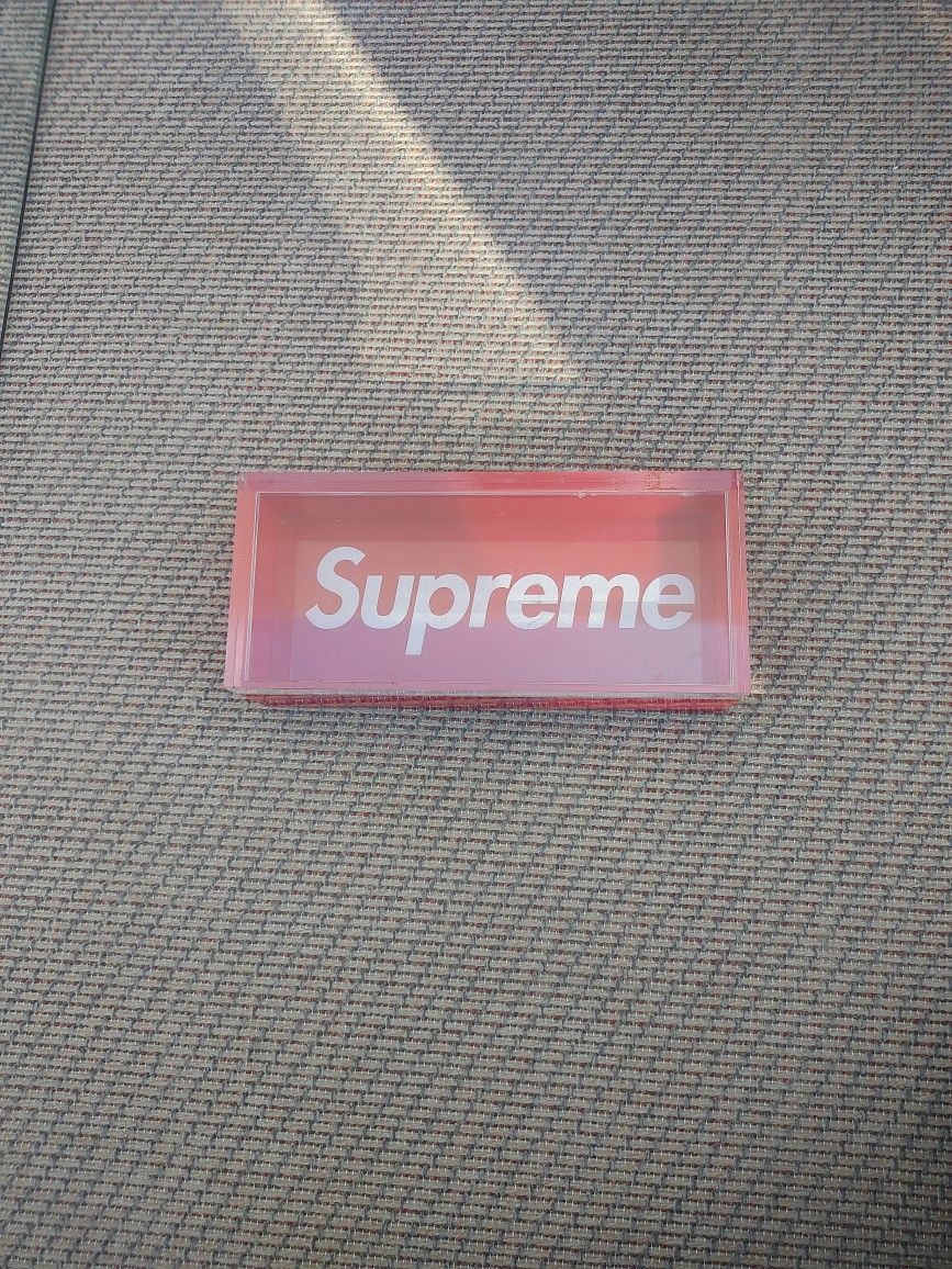 Supreme Box