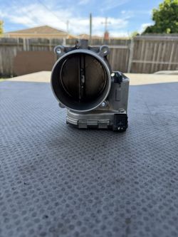2015 Ford Mustang Gt OEM Throttle Body