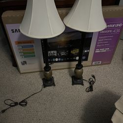 2 Lamps With Shades