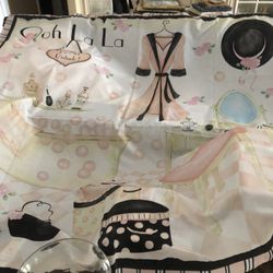 Amazingly Cute Shower Curtain  Excellent Condition 