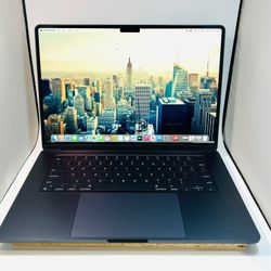 Apple MacBook Air 15” M3 2024 16GB RAM 512GB With Apple Care+ till 04/11/2027 Like New!!!