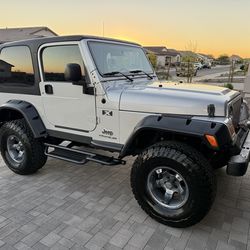 2006 Jeep Wrangler 4.0L automatic like new