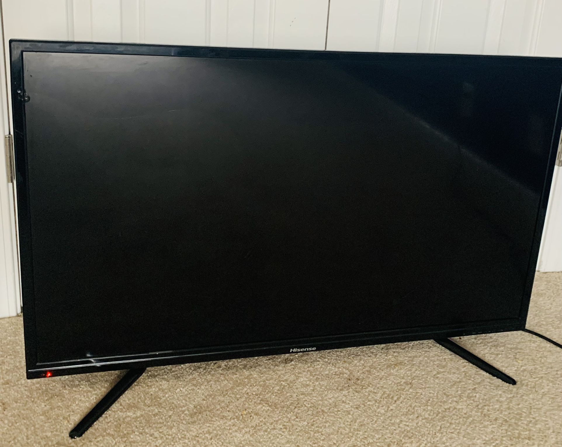 hisense tv 40H 3E,