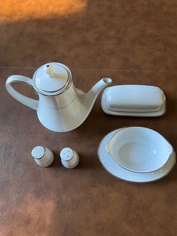 Noritake Serving Set