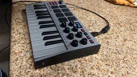 Akai MPK mini