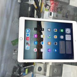 Apple Ipad 6th (Great Condition) For Sale