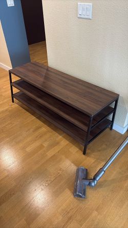Sturdy 3-tiered tv stand / bookshelf / table
