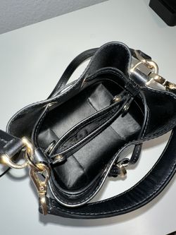 Michael Kors Bucket Purse / MK Mini Bag / Small Handbag / Mini Purse / MK  Purse for Sale in Los Angeles, CA - OfferUp
