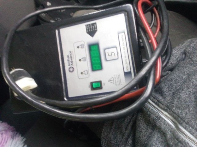 Wet /Gel Battery Charger