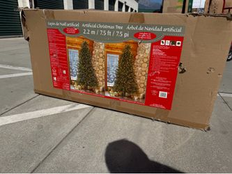 Costco Christmas tree 7.5ft