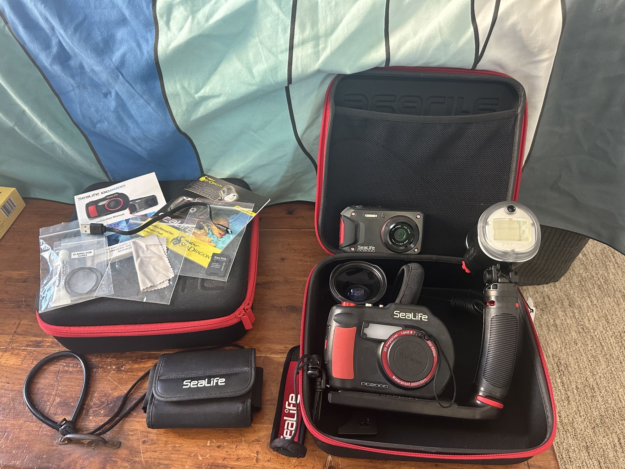 Sealife DC2000 With Sea dragon Flash, 24mm Wide Angle Lens And 64gb Micro SD