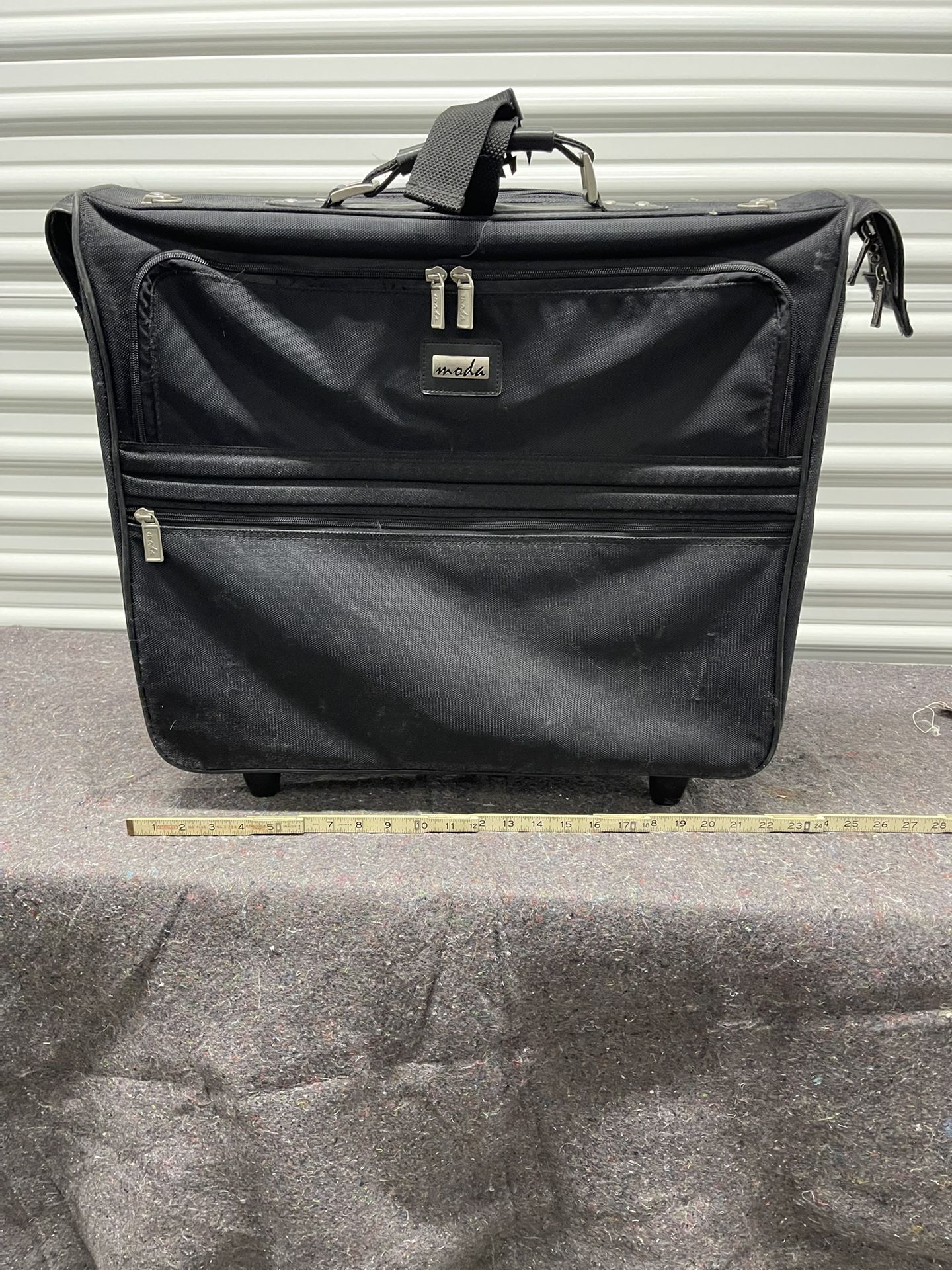 Moda Rolling garnet bag