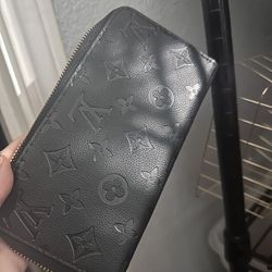 LV Wallet 
