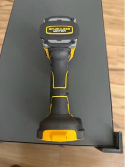 Taladro de impacto DEWALT
