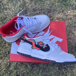 $100 Grey Nike Dunks Size 4.5 Youth ! Like New! 