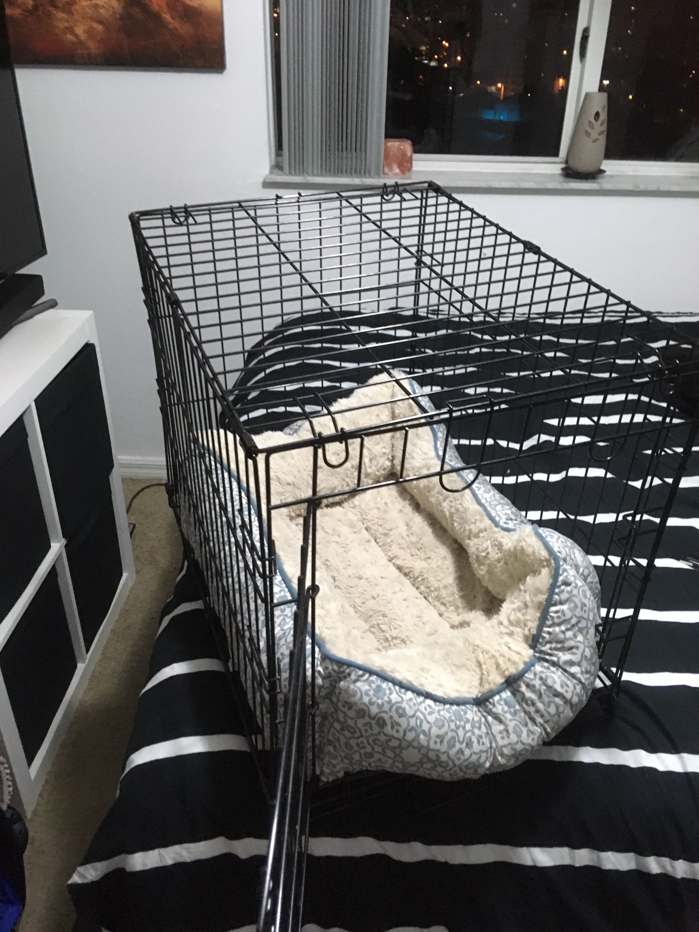 Dog crate .. jaula ! Medium size !