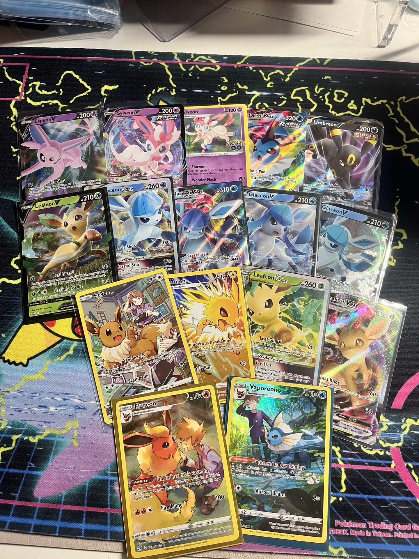 Pokémon Eevee Card Bundle