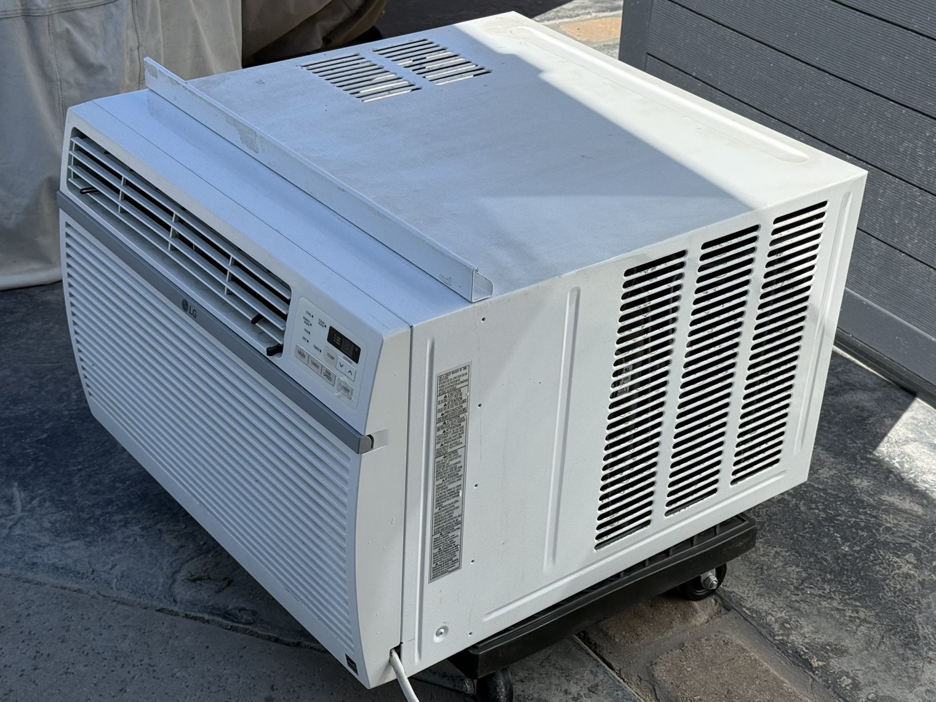 Air Conditioner - LG 15000btu Window AC
