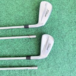 Titleist T250 4 iron + 5 iron