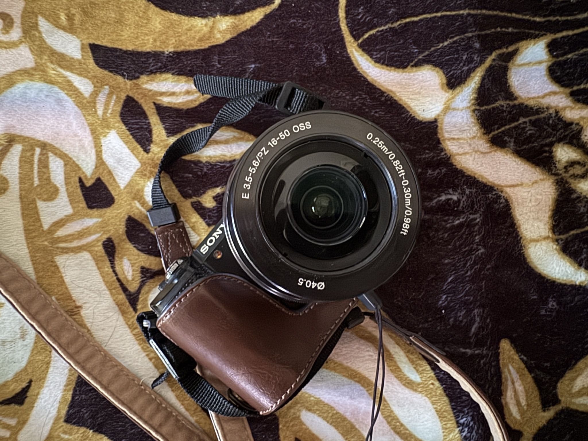 Sony Alpha a5000 20.1 mp Mirrorless camera with 16-50mm OSS lens