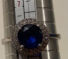 Vintage Sterling Silver Ring, Nice Dark Blue Stone with Lots of Sparkly Stones Design, Size 8, Nice Design, Quality, Jewelry, Accessory, Stamped 925, 