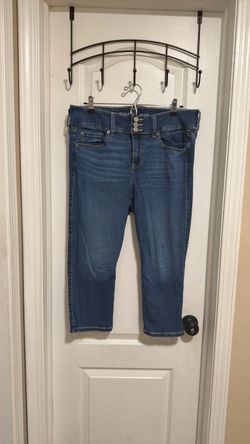 Torrid Cropped Jeans Medium Wash Size 14