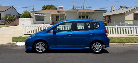 2008 Honda Fit - 104k Miles Great Service Rocords￼