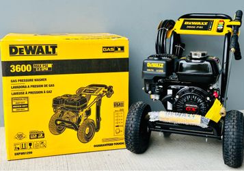Brand new Dewalt 3600 PSI 2.5 GPM Gas Cold Water Professional Pressure Washer with HONDA GX200 Engine
