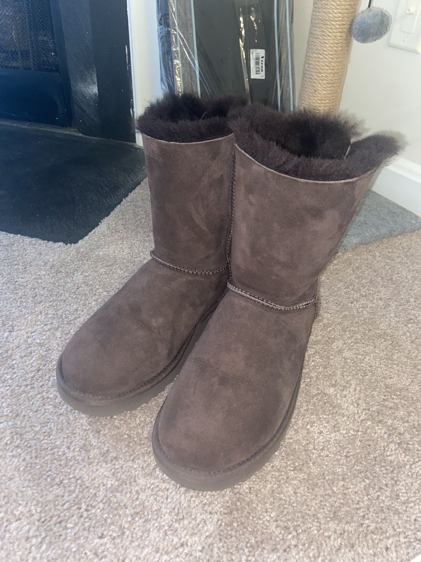 Ugg Bailey Bow II Shimmer Size 8 Brown