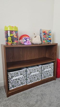 Low Wooden Bookshelf / Toy Organize