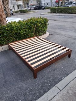 Acacia Mervyn Queen Bed Frame Solid Wood Platform Bed, 800 Lbs Capacity 