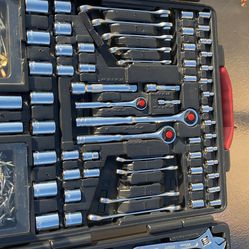 HUSKY mechanics tool set