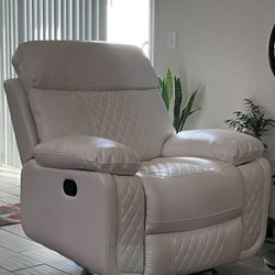 WHITE LEATHER RECLINER CHAIR