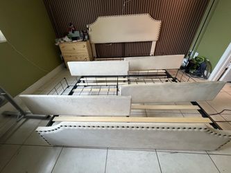 Queen size bed with 4 under storage