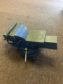 Central Forge Bench Vise
