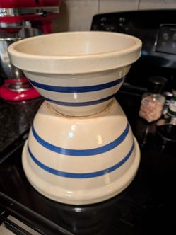 8 and 10 in. Robinson Ransbottom Bowls