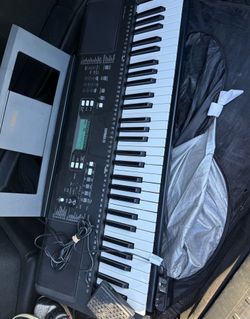 Yamaha keyboard psr e373