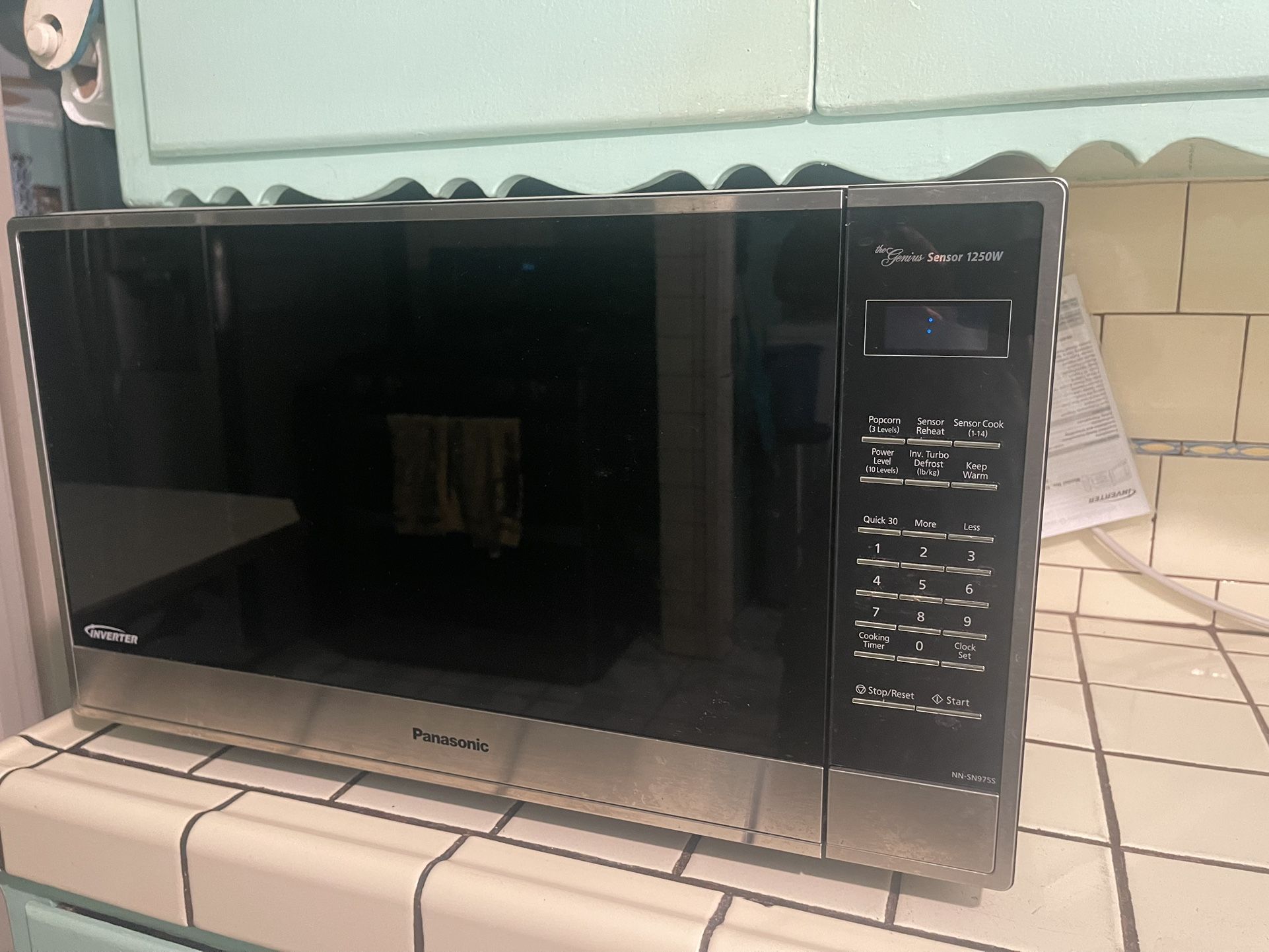 Microwave 1250W - 24” - 2.2cu ft
