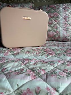 Impressions vanity makeup lounge box