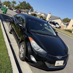 2013 Hyundai ELANTRA GLS 127,000 miles on it  automatic gas saver