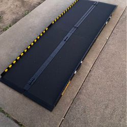 Brand New Foldable, 6 Foot Aluminum Heavy Duty Ramp For 140